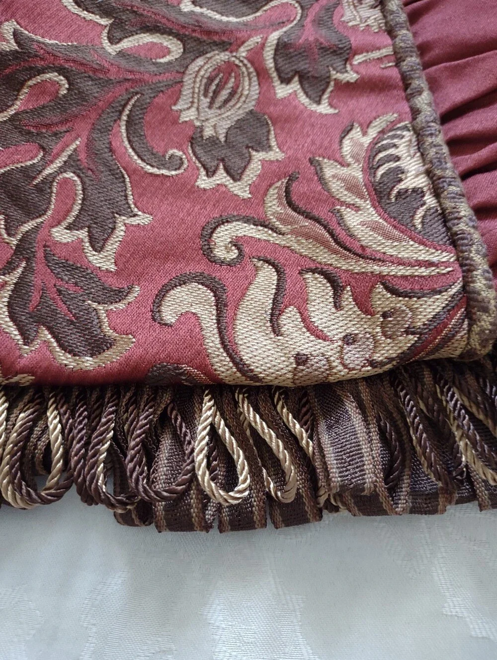 Luxury Pillow Shams Burgundy Venetian Jacquard With fringe Tassels